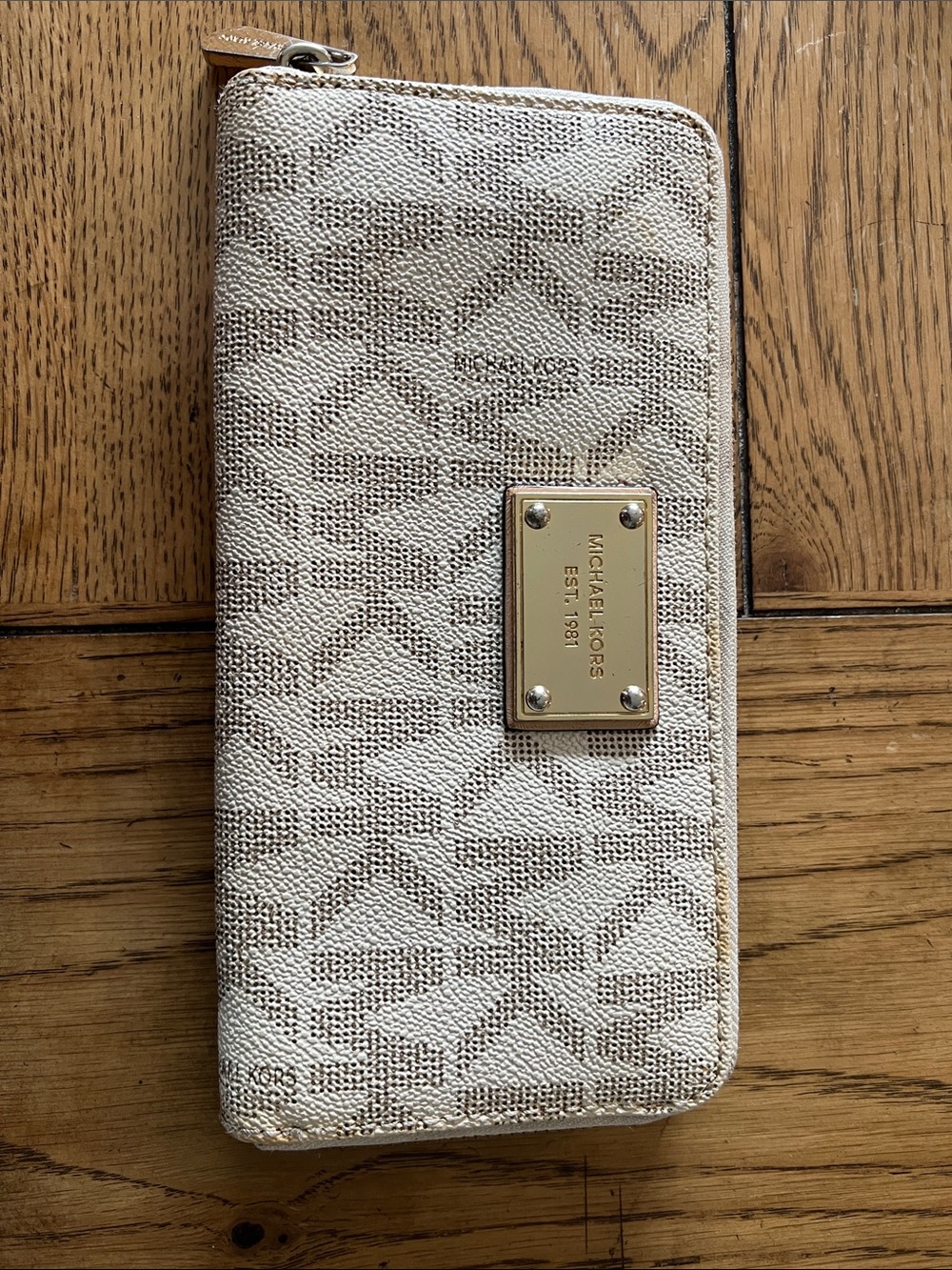 USED Michael Kors Cream Signature Zip Phone Wallet with Gold Plate